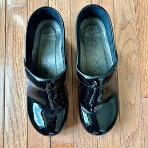 Dansko Clogs Closed Back Patent Leather - Size 40